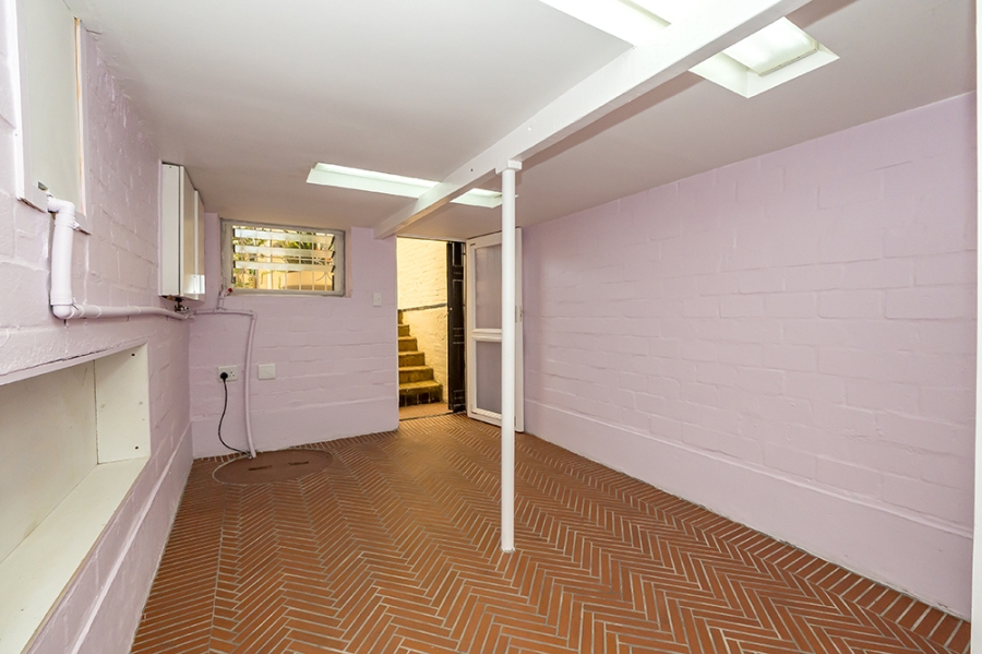 To Let 2 Bedroom Property for Rent in Woodstock Western Cape